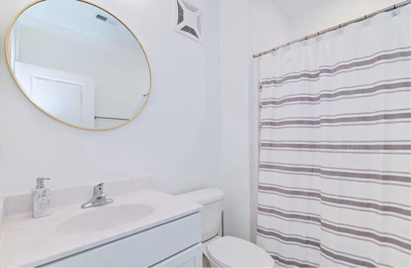 Building Photo - 1725 Dromolin Dr