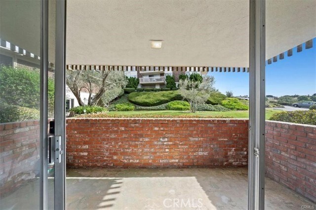 Building Photo - 6542 Ocean Crest Dr