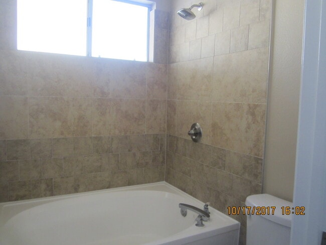 Building Photo - CANYON CREST GORGEOUS SINGLE STORY