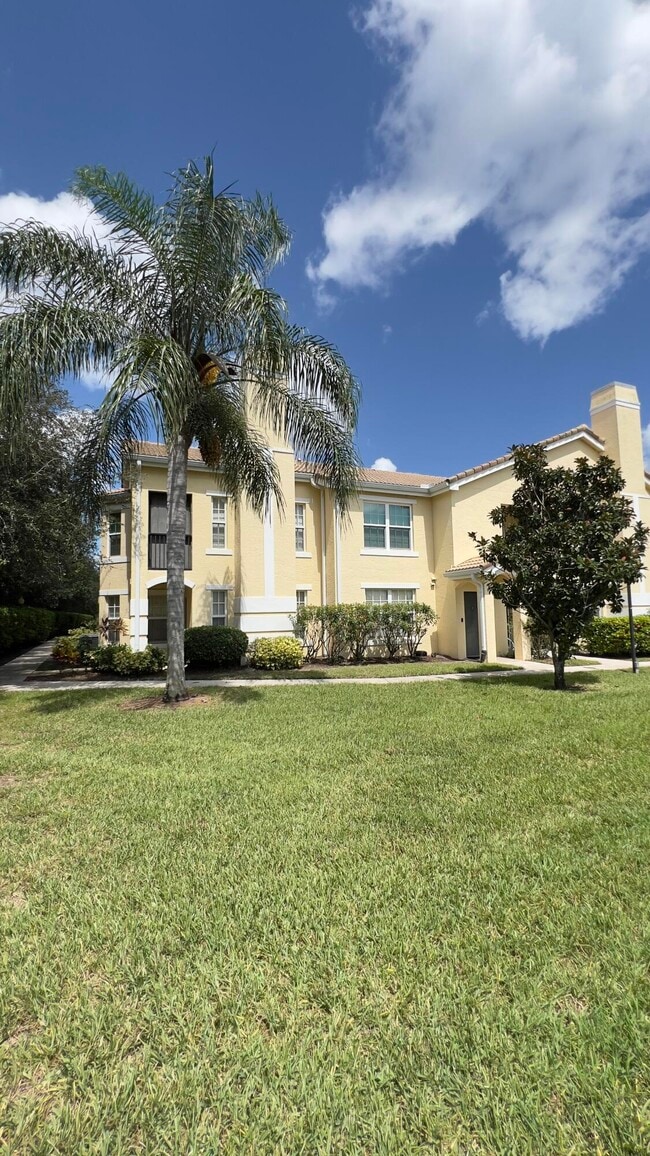 Building Photo - 148 SW Peacock Blvd