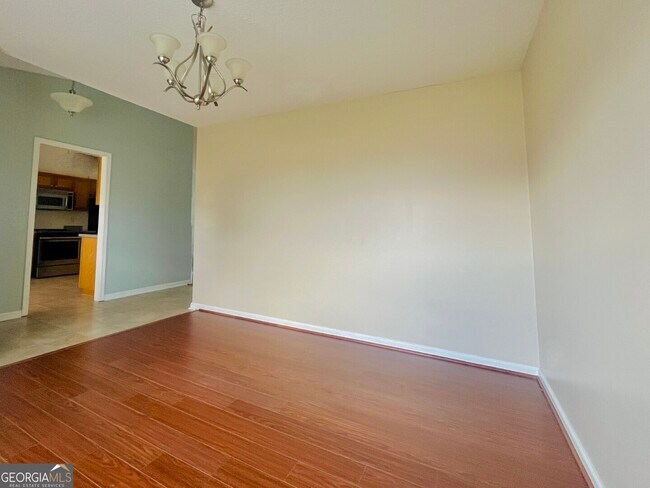 Building Photo - 435 Creekside Dr