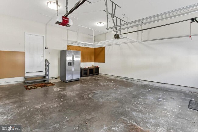 Building Photo - 2410 Dakota Lakes Dr