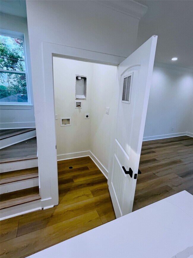 Building Photo - 3104 Arlington St