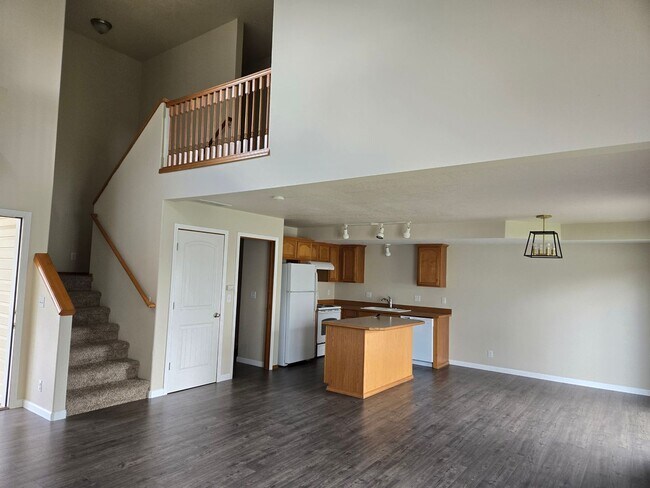 Building Photo - 6319 W Trestle St