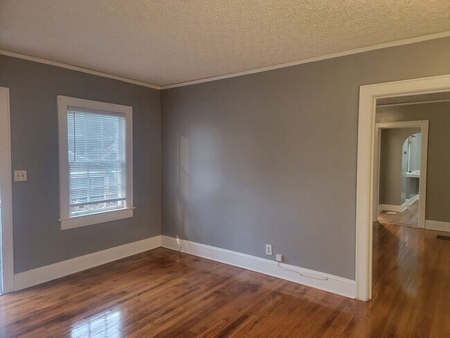 Building Photo - 1364 Carnegie Ave