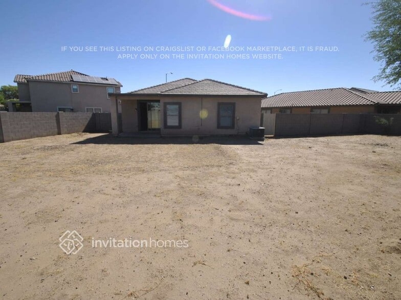 Building Photo - 300 S 9th St