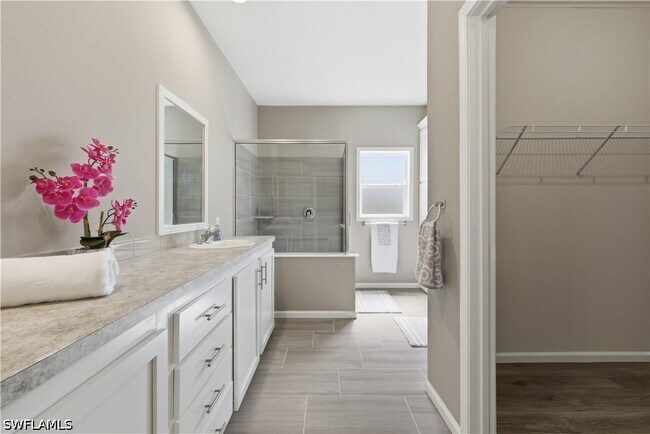 Building Photo - 24 Red Poinciana Dr