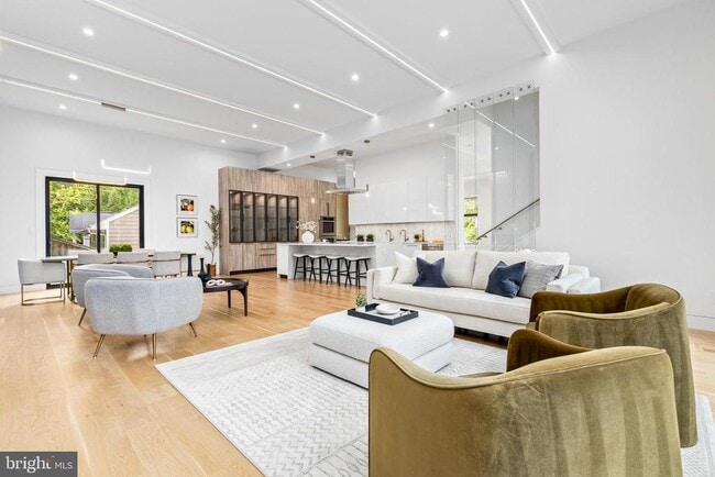 Building Photo - 3554 Military Rd