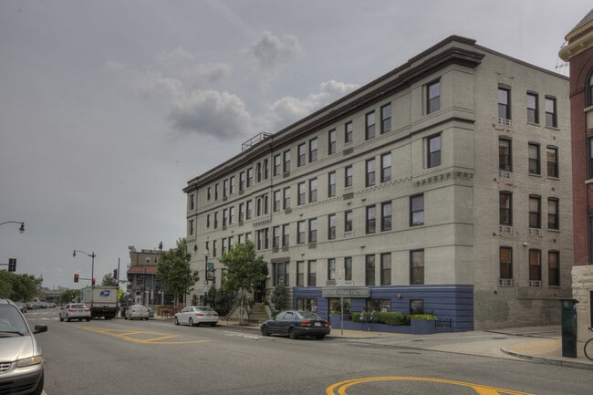Building Photo - One-Bedroom in Adams Morgan! Parking Spot ...