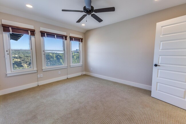 Building Photo - 2217 Seabiscuit Cv