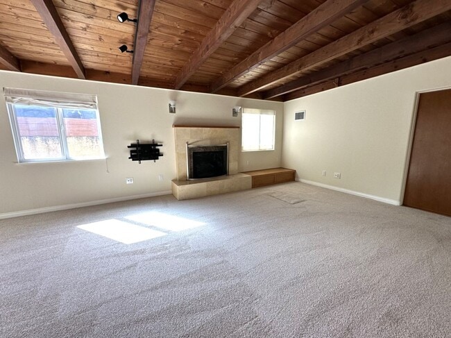 Building Photo - East Clairemont Mesa - Spacious 3 Bedroom / 1.5 Bath Single-Story Home with AC and Garage