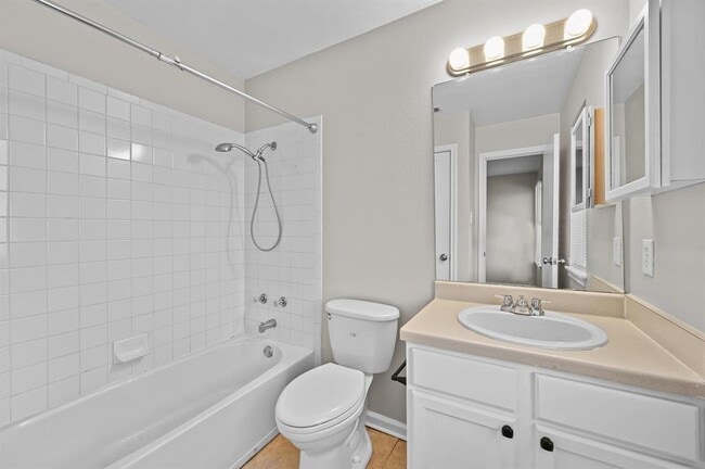 Building Photo - 2318 Riddle Rd