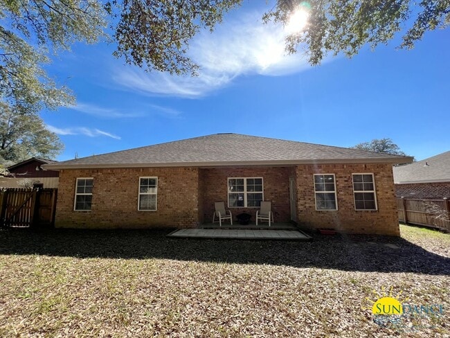 Building Photo - Beautiful 4 Bedroom Home in Niceville!