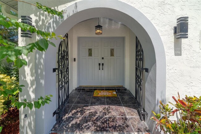 Building Photo - 15722 GardenSide Ln