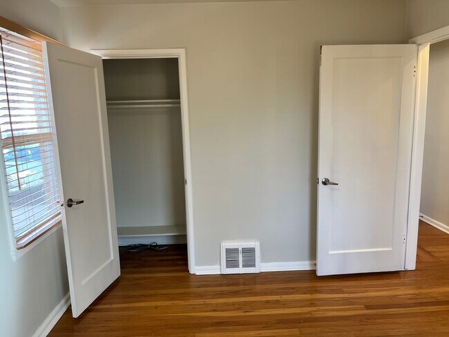 Building Photo - Charming 4 Bedroom 2 Bath Home in Sugarhouse!