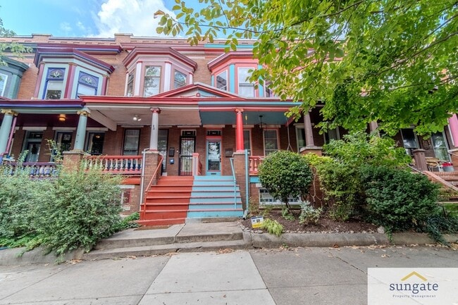 Primary Photo - 3114 Abell Ave