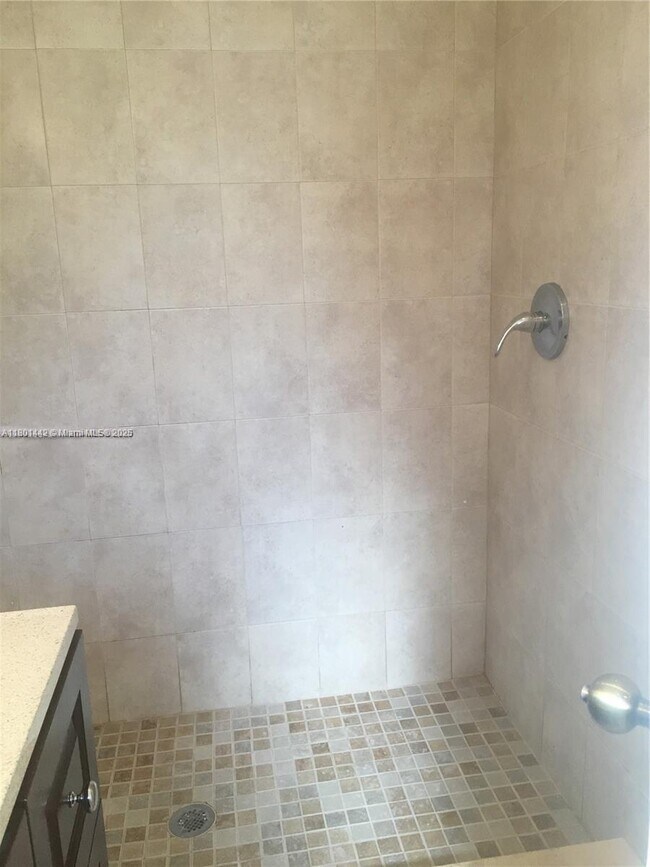 Building Photo - 4851 University Dr