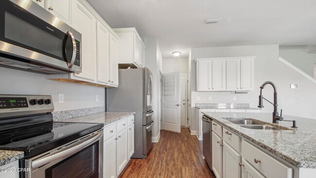 Building Photo - 310 Confidence Wy