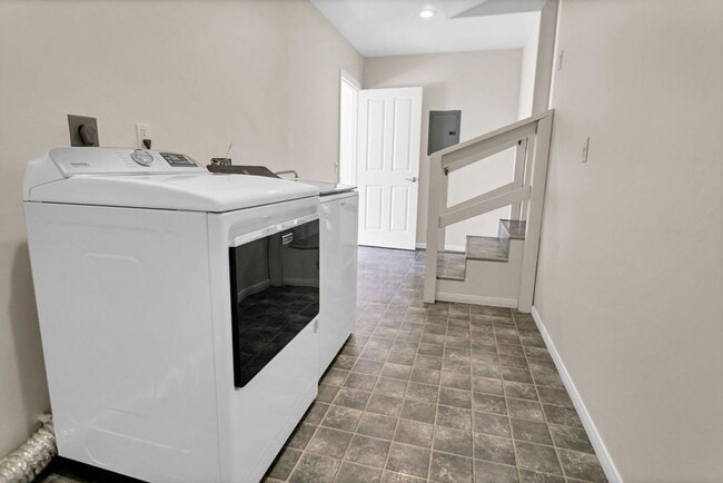 Building Photo - Beautiful detached home in Pacific Beach! ...