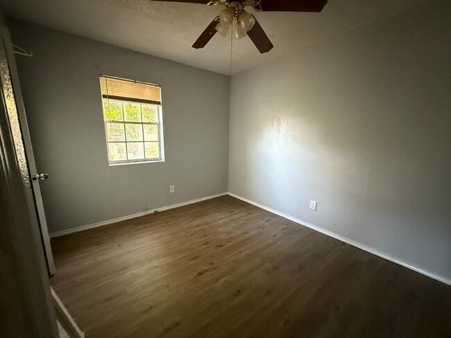 Building Photo - 3008 Katrina Ave