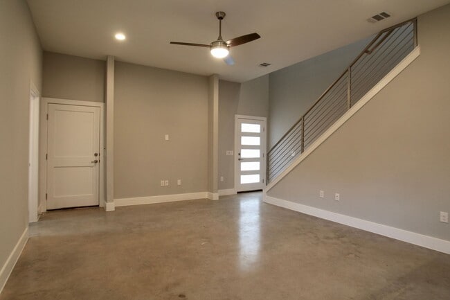 Building Photo - 6911 Meador Ave