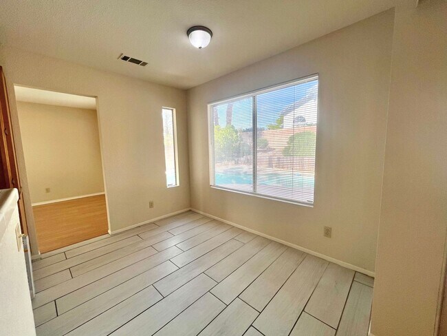Building Photo - Gorgeous 4 Bedroom Home with Pool & Spa Located in The Lakes