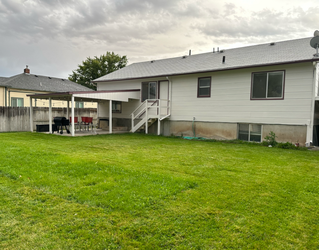 Building Photo - 4316 W Albion St