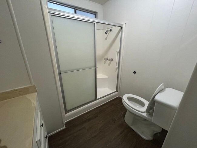 Building Photo - Cozy two bed two bath located in 55+ Commu...