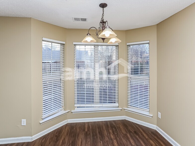 Building Photo - 11594 Milton Meadows Dr