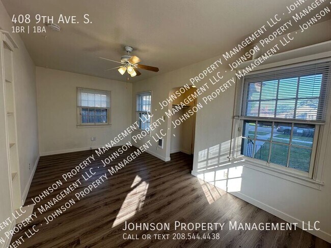 Building Photo - 408 9th Ave S