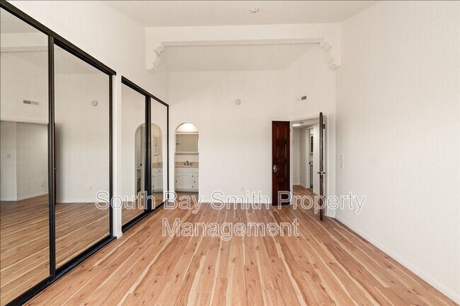 Building Photo - 227 S Irena Ave
