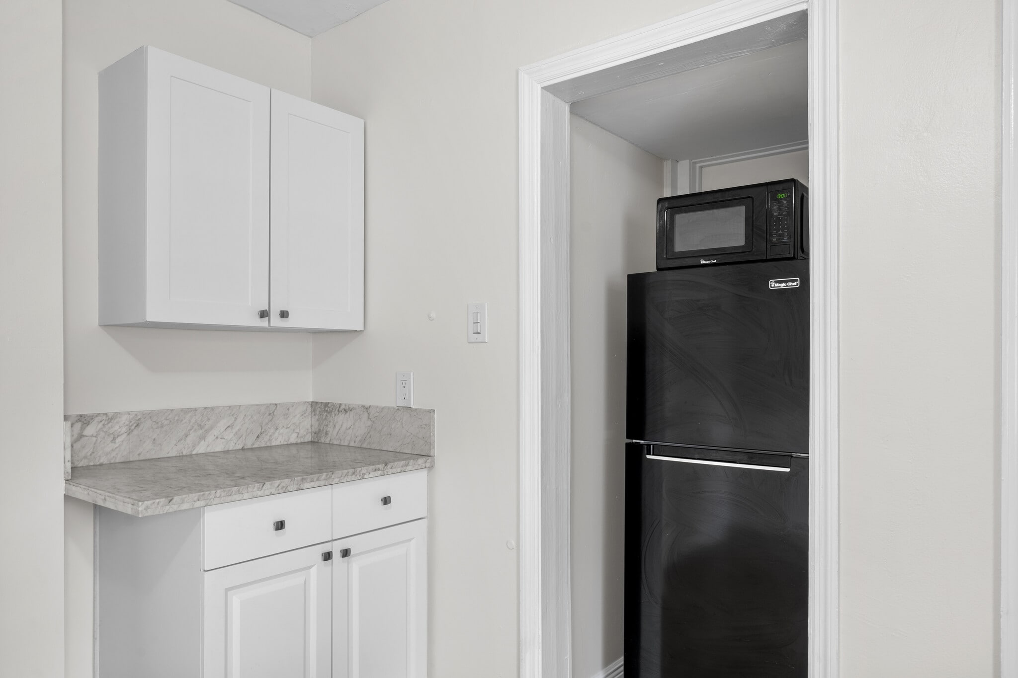 Building Photo - 1041 NE 9th Ave