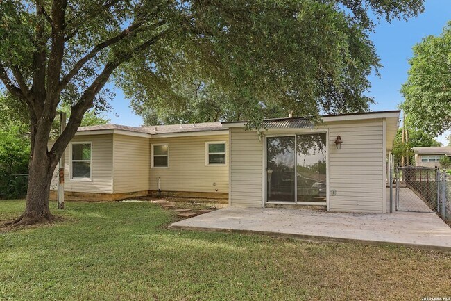 Building Photo - 623 Weizmann St