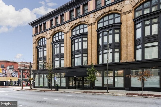 Building Photo - 319 W Franklin St