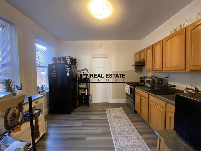 Building Photo - 16 Fuller St