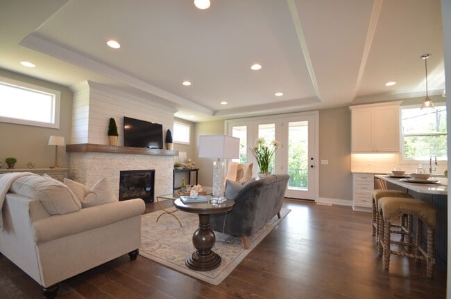 Building Photo - 9324 Old Plainfield Rd