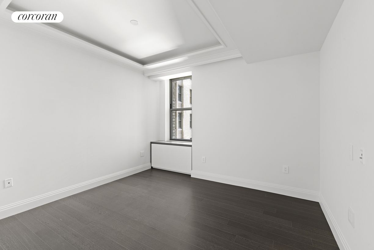 Building Photo - 301 Park Ave