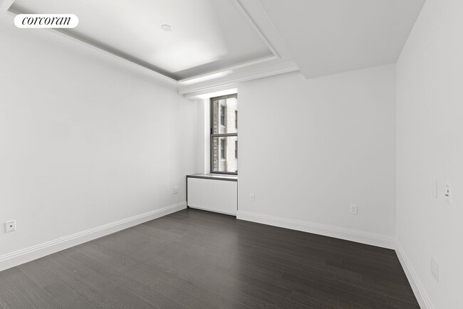 Building Photo - 301 Park Ave