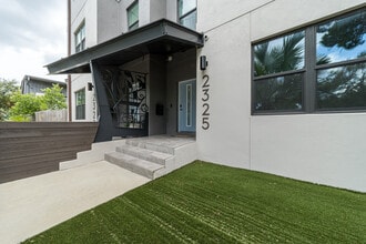 Building Photo - 2325 1st Ave S