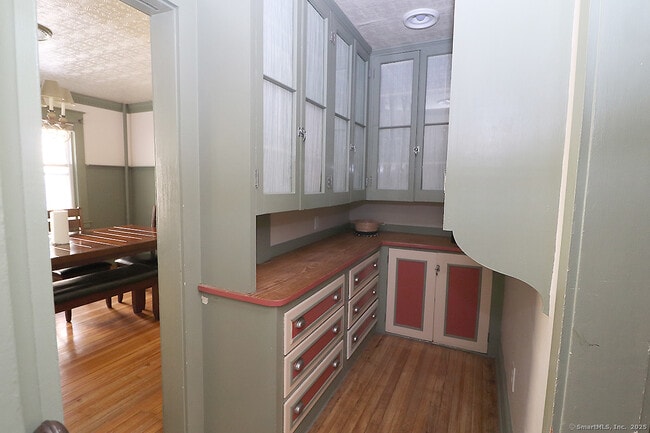 Building Photo - 111 Stearns St