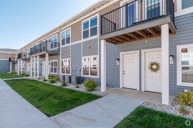 Building Photo - Poplar Grove Apartments