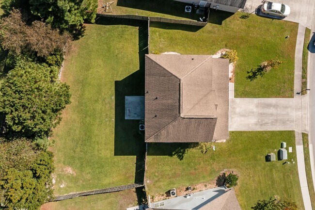 Building Photo - Welcome to Wynbrookee Lane!