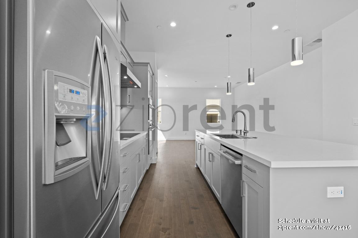 Building Photo - 121 Quicksilver Ct