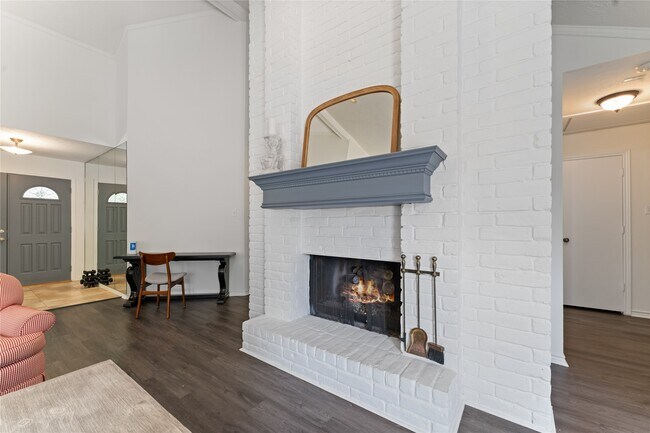 Building Photo - 12 Paintedcup Ct