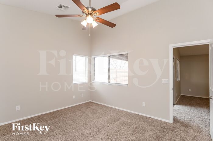 Building Photo - 2854 S Abbey