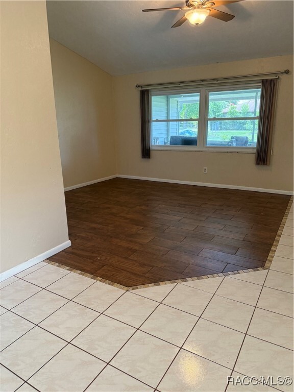 Building Photo - 273 W Sugarberry Ln