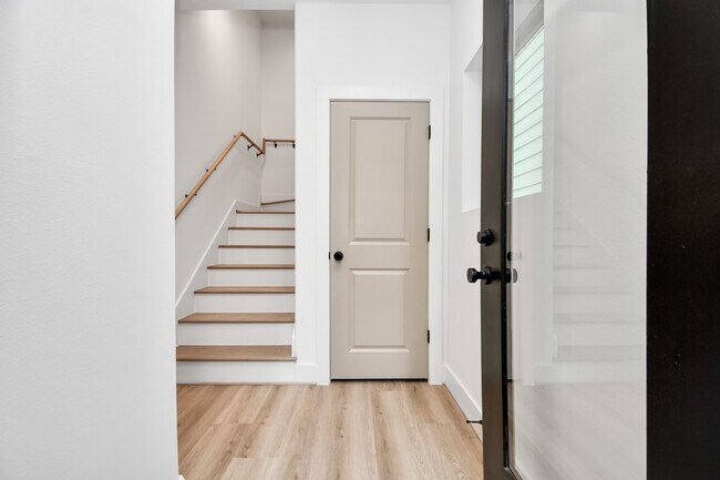 Building Photo - 2313 Eagle St