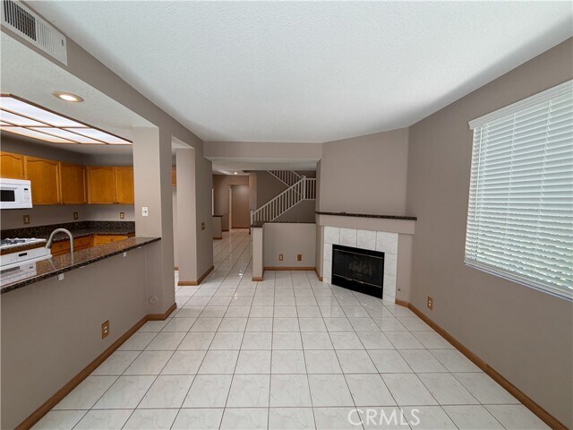 Building Photo - 821 N Siavohn Dr