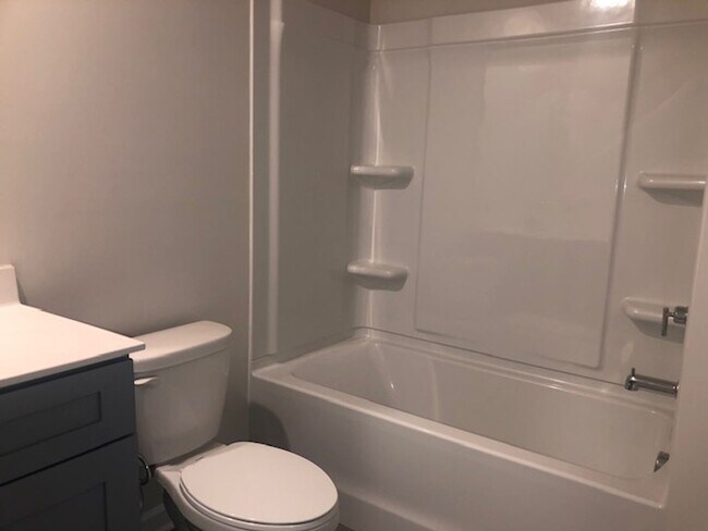 Building Photo - 1802 Braemar Vlg Dr