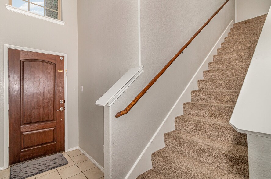 Building Photo - 613 Wounded Knee Dr